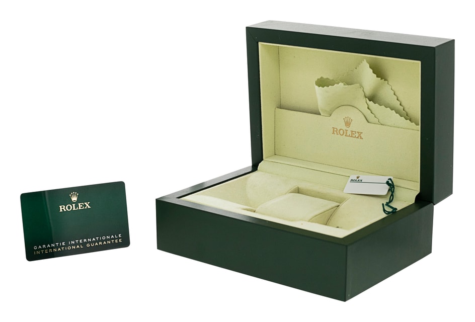 Rolex Oyster Perpetual 126000 Image 4